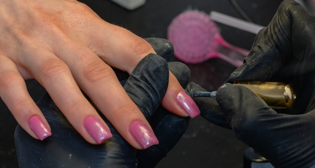 Alongamento de Unhas: Curso Promete Visual Glamouroso e Novo Impulso na Carreira - Imagem do artigo original