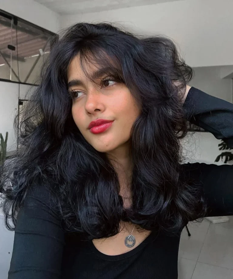 Ondas 2025: 6 cortes de cabelo ondulado que vão fazer você aposentar a chapinha