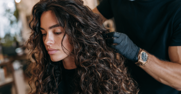 Cachos da Moda: Confira essa tendencia de Corte para Cabelos Cacheados que esta em alta!