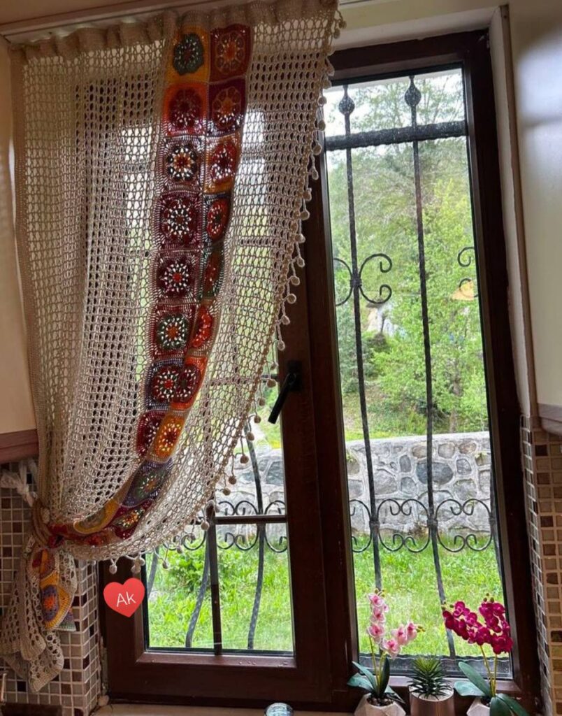 Cortinas de Crochê: o Toque Artesanal que Transforma Qualquer Ambiente - Imagem do artigo original