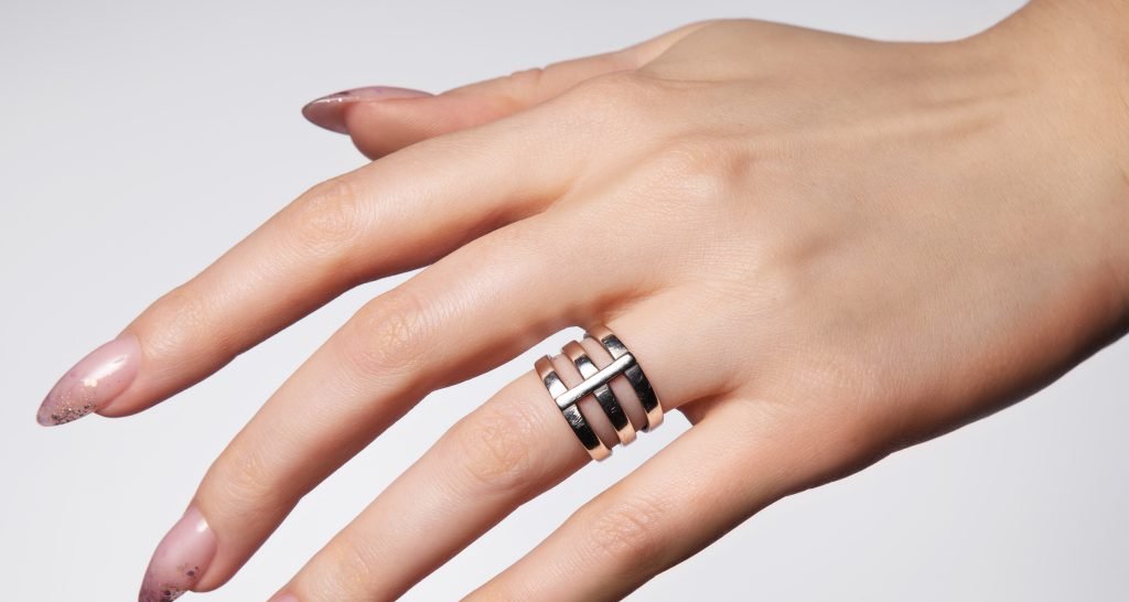 Unhas frágeis e descamando? Descubra agora como fortalecer de vez - Imagem do artigo original