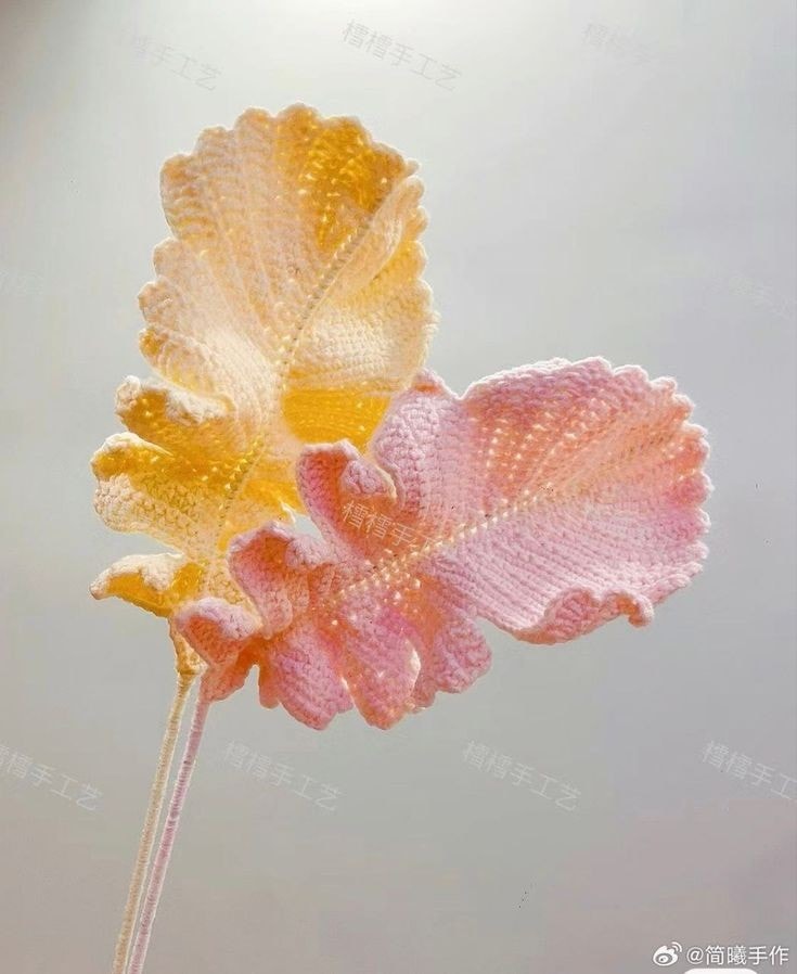 Flores de crochê viralizam: buquês eternos, moda, upcycling - Imagem do artigo original