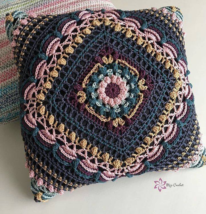 Almofadas de crochê de luxo dominam decoração e viralizam - Imagem do artigo original