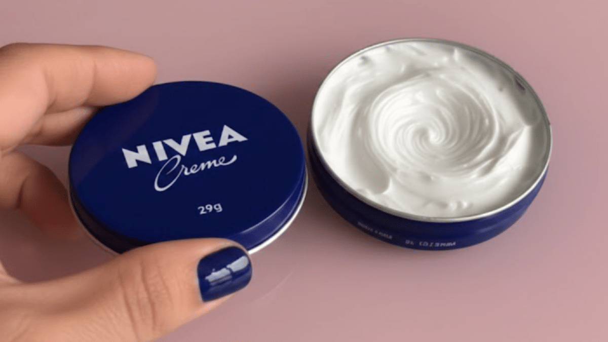 Nivea latinha azul viraliza como escudo contra ressecamento intenso - Imagem do artigo original