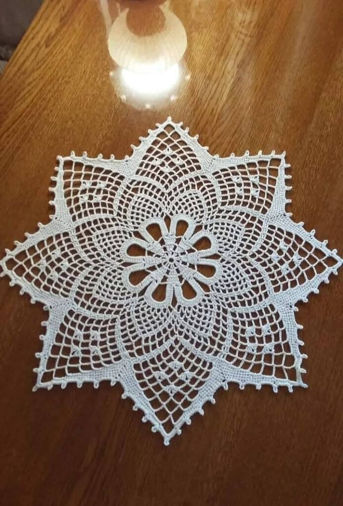 Centros de mesa em crochê dominam decoração: novas cores viralizam - Imagem do artigo original