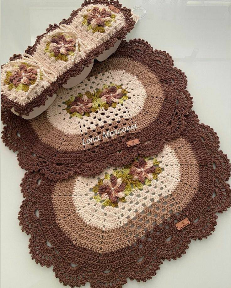 Jogos de banheiro em crochê viralizam e mudam o visual dos lavabos - Imagem do artigo original