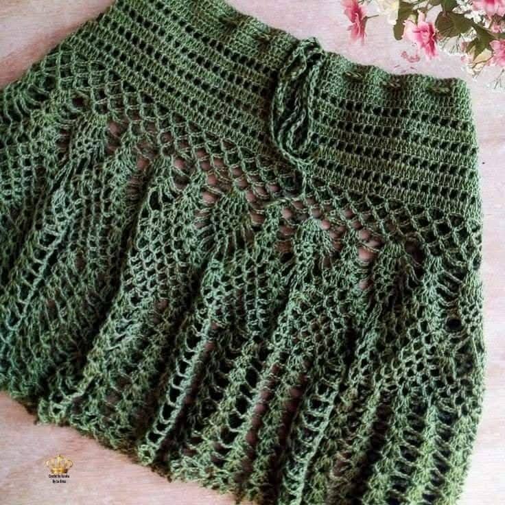 Saias de crochê dominam 2026 com fendas, brilho e alta cintura - Imagem do artigo original