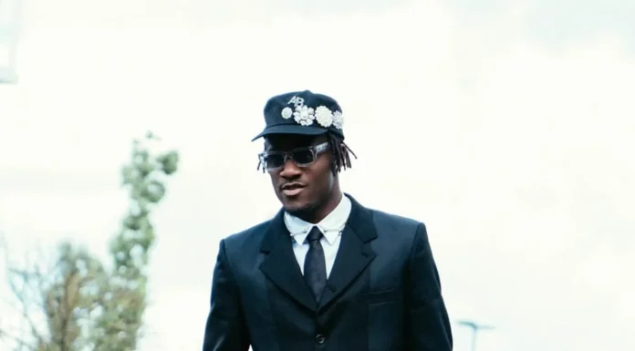 Michy Batshuayi: atacante belga brilha no streetwear