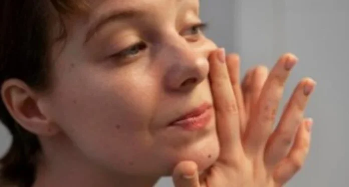 Rugas na testa: 3 exercícios simples para suavizar linhas